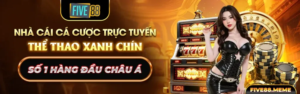Banner ưu đãi độc quyền k8vina casino với các chip vàng và hiệu ứng ánh sáng rực rỡ